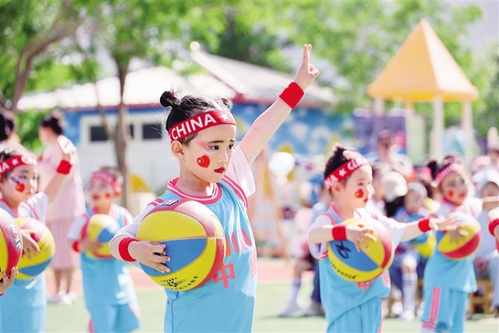 酒泉市第二幼儿园庆“六一”活动现场