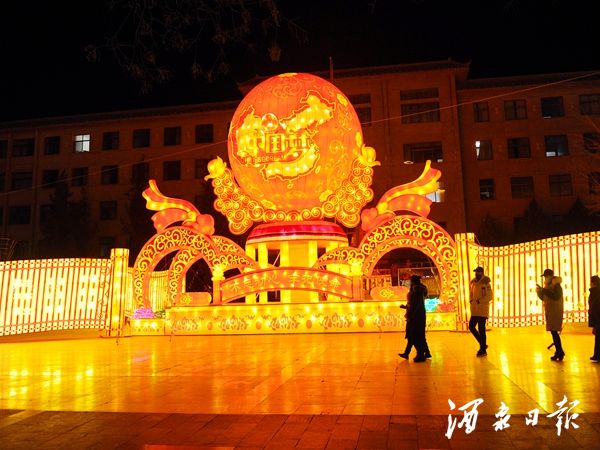 敦煌市迎春彩灯布置完成 (2)