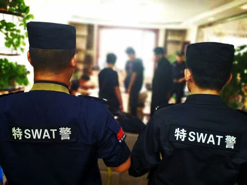 特警在行动。